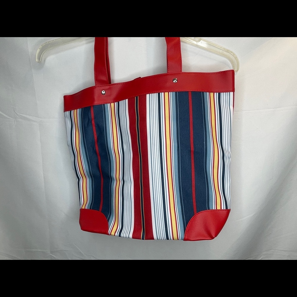 Large tote bag with a coin purse